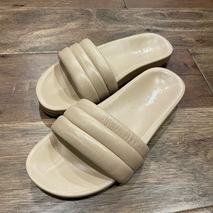 Seychelles Low Key slide size 8
